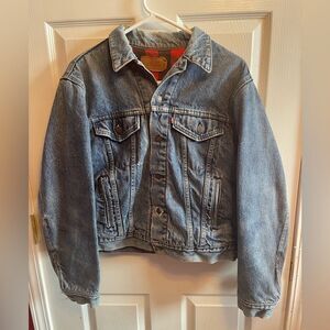 Vintage Levi’s denim jacket sz 44.